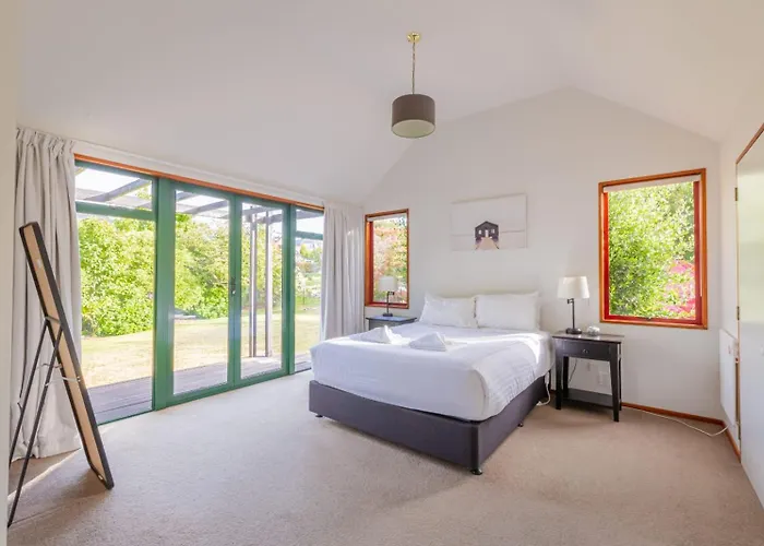 Rata Street Retreat Holiday home Wanaka